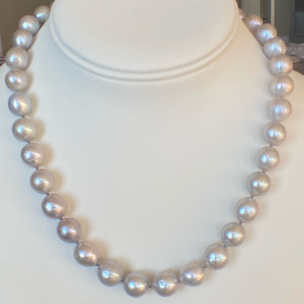 10mm - 10.7mm Gray Cultured Pearl HAND KNOTTED Necklace - 18 Inches